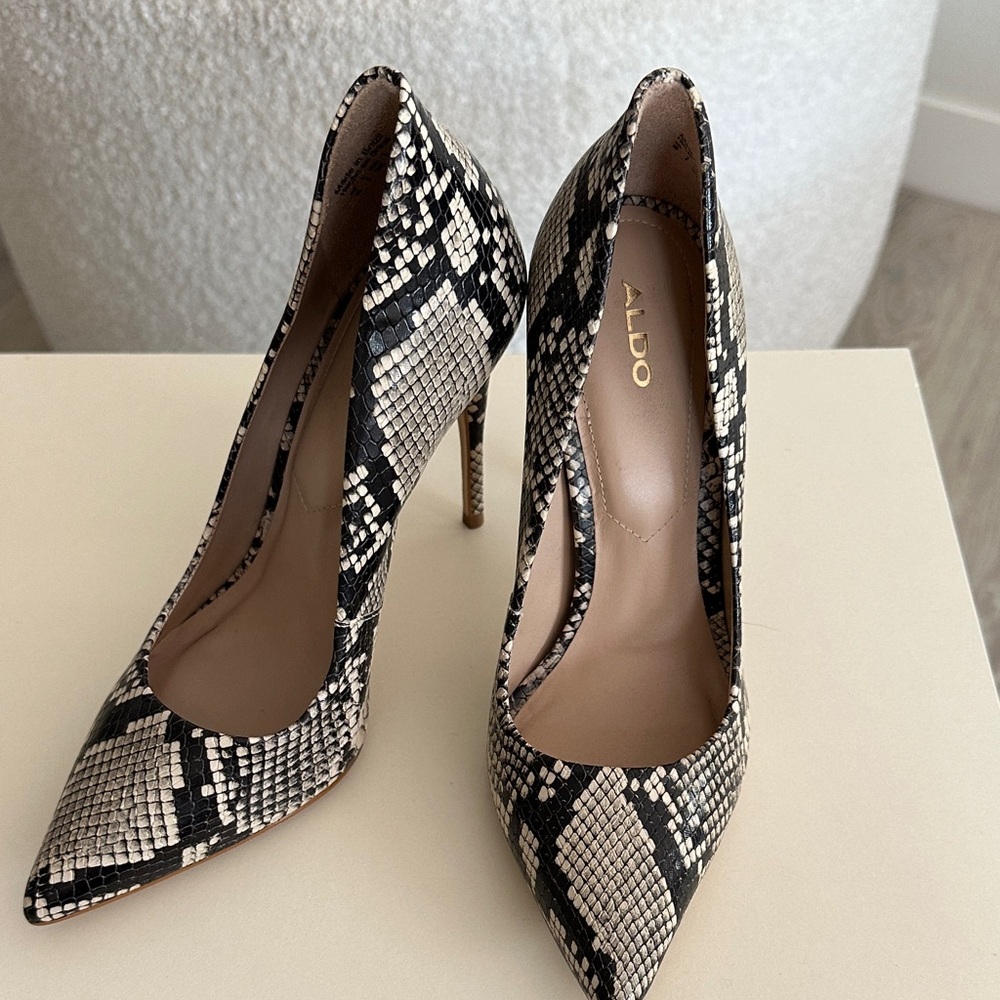 Aldo Black and Cream Snakeskin Heels
